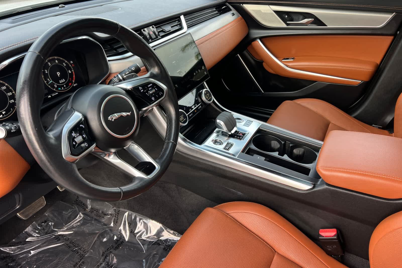 Used 2024 Jaguar XF R-Dynamic SE AWD/4WD image 11