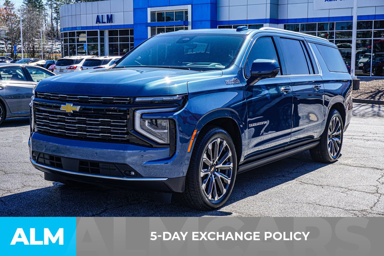 Used 2025 Chevrolet Suburban High Country AWD/4WD image 4