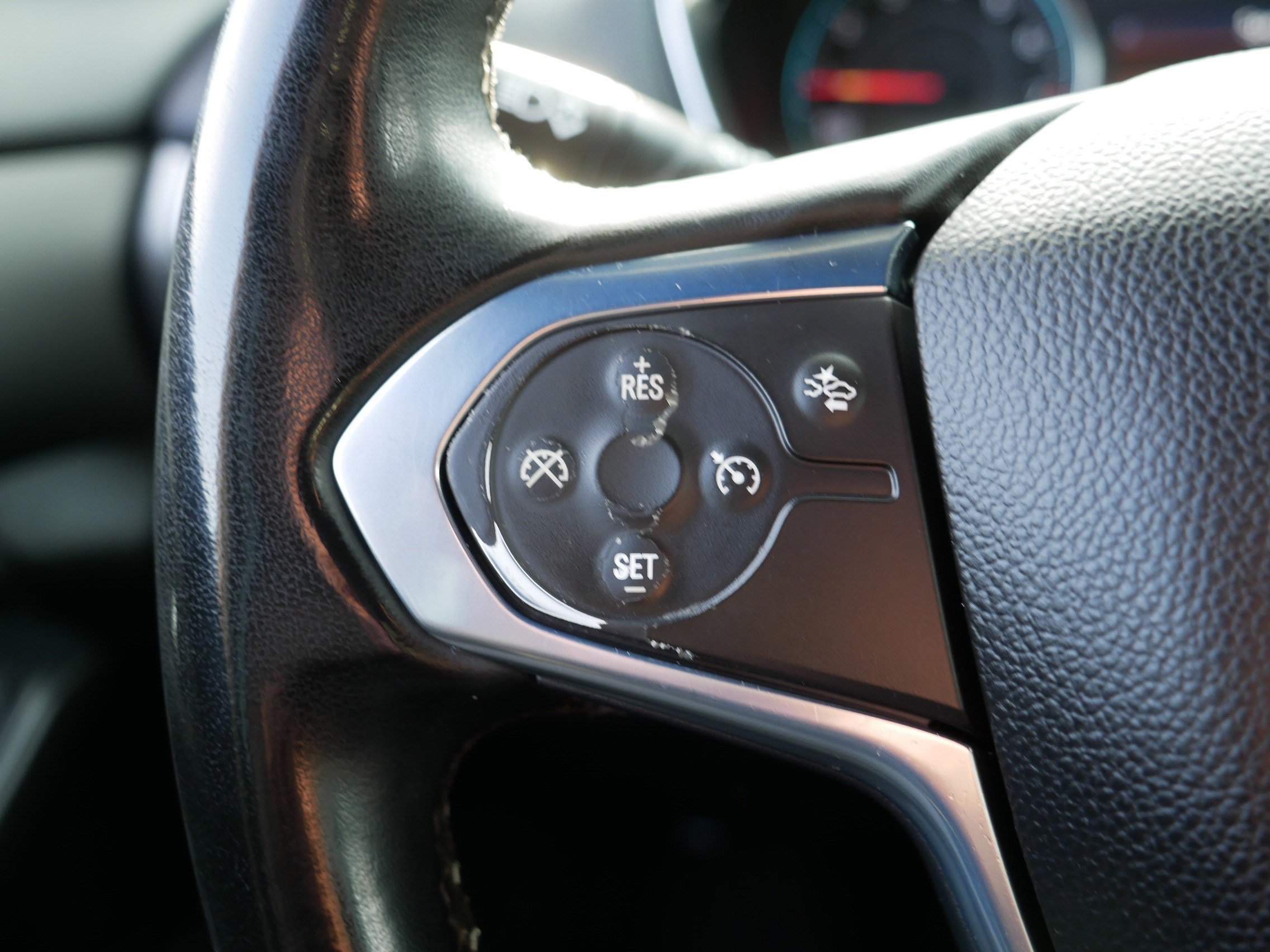 Used 2023 Chevrolet Traverse LT image 28