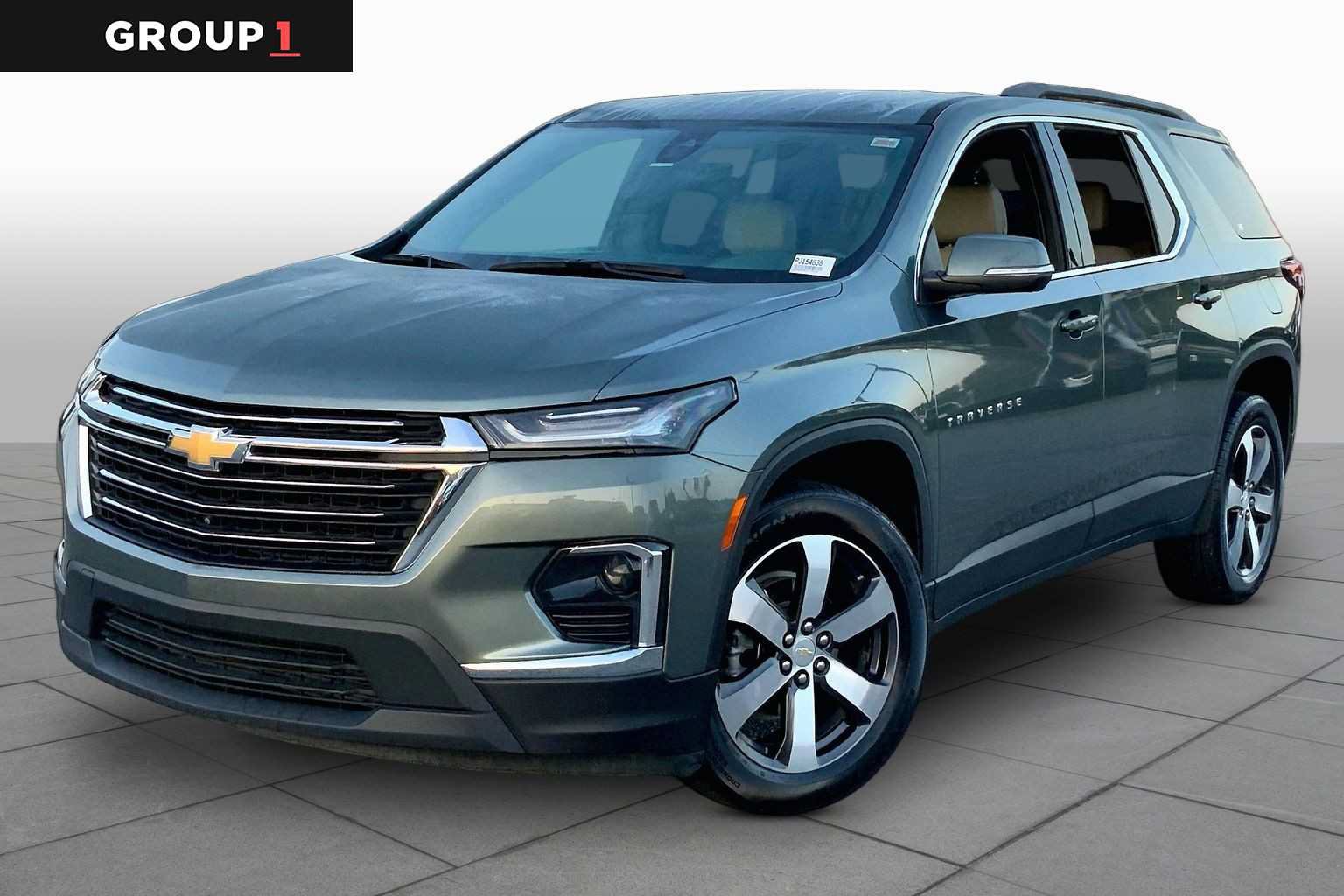 Used 2023 Chevrolet Traverse LT w/ LT Premium Package FWD image 1
