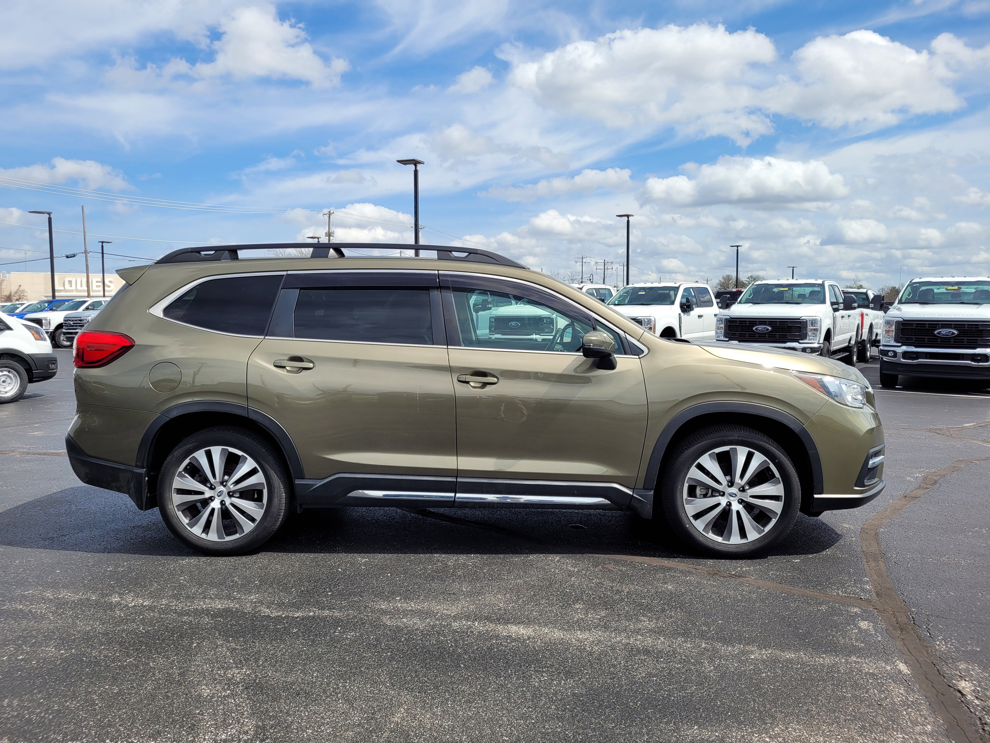 Used 2022 Subaru Ascent Limited w/ Technology Package image 2
