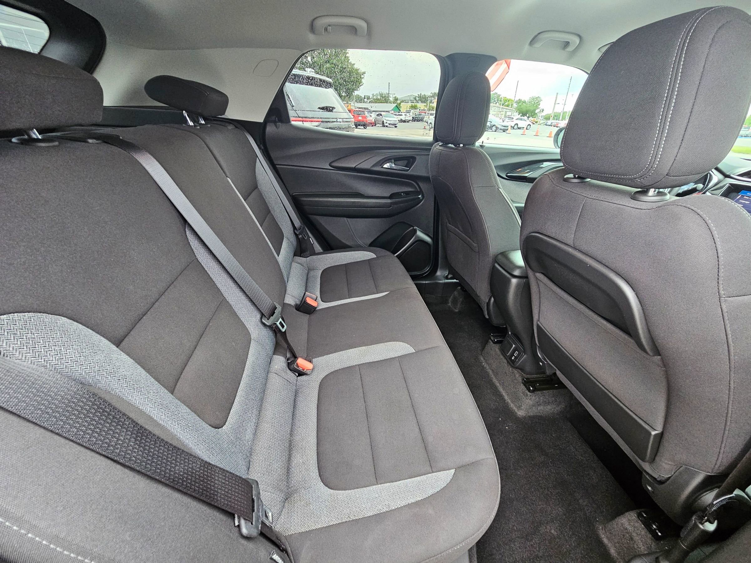 Used 2023 Chevrolet TrailBlazer LT w/ Convenience Package FWD image 11