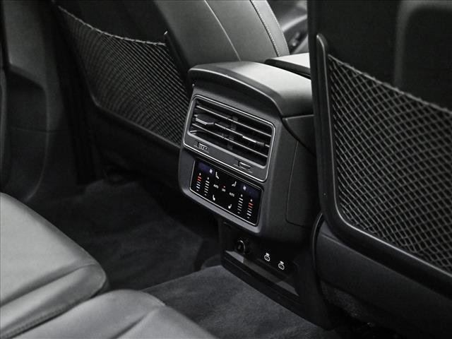 Used 2022 Audi SQ7 Premium Plus w/ SQ7 Executive Package AWD/4WD image 18