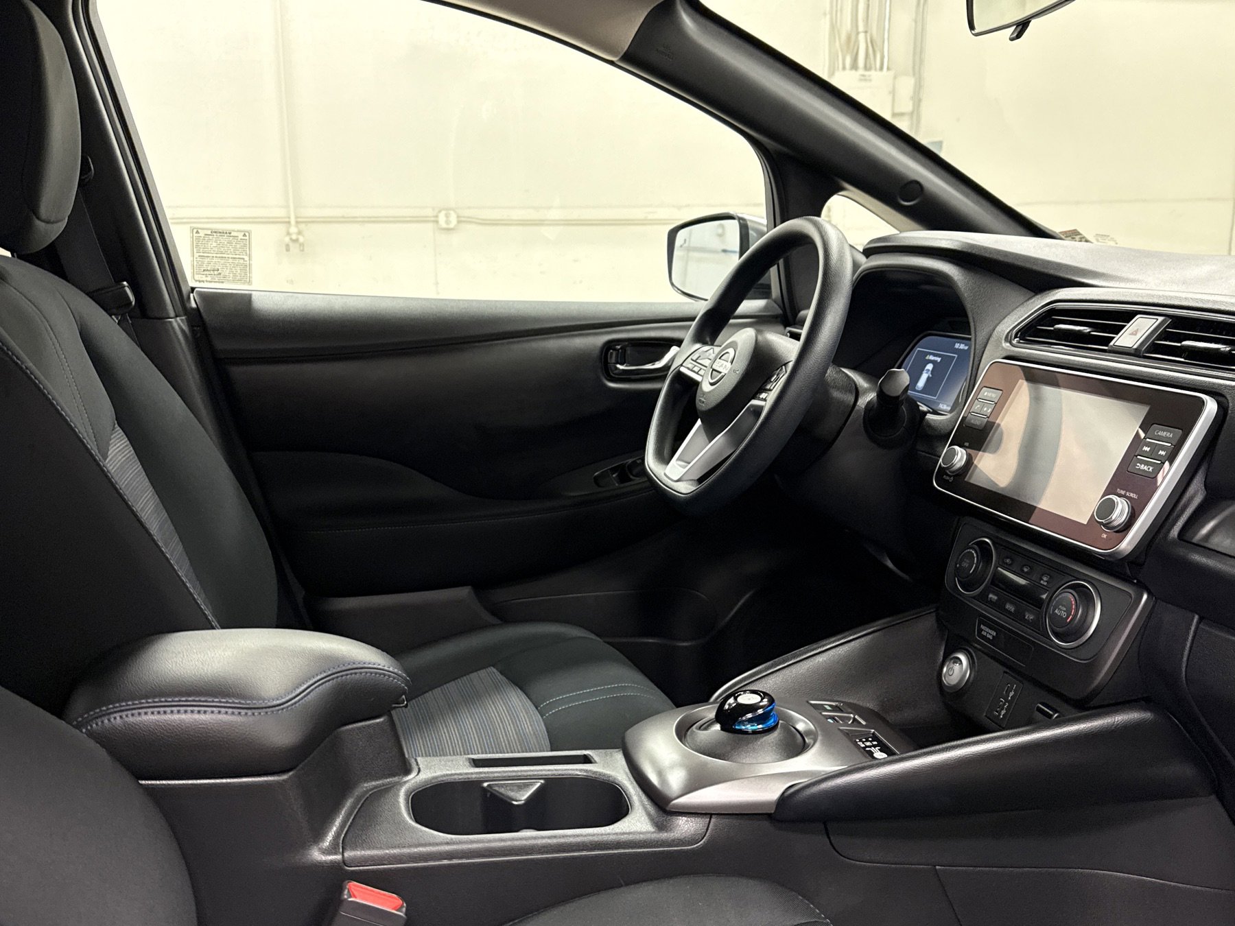 Used 2024 Nissan Leaf S image 22