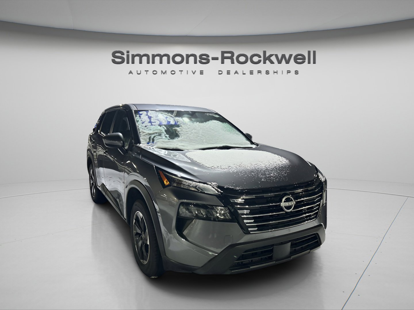 Used 2024 Nissan Rogue SV image 2