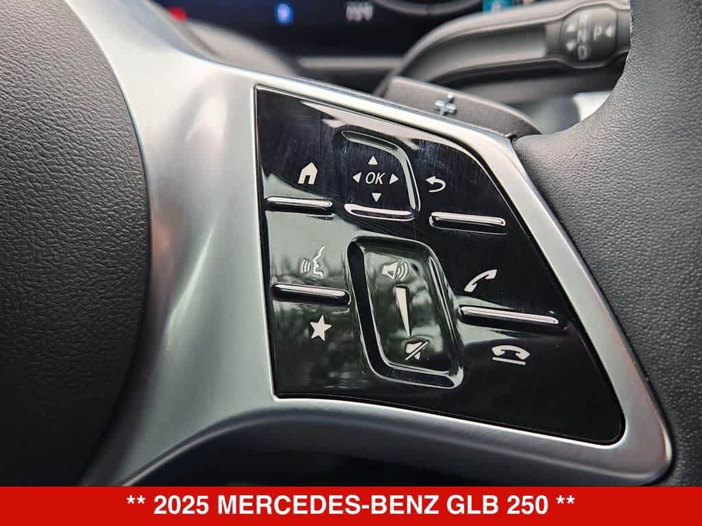 Used 2025 Mercedes-Benz GLB 250 image 24