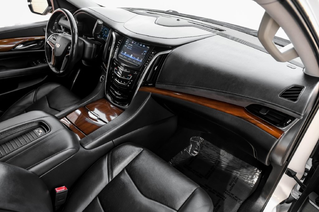 Used 2019 Cadillac Escalade ESV Premium Luxury RWD image 10
