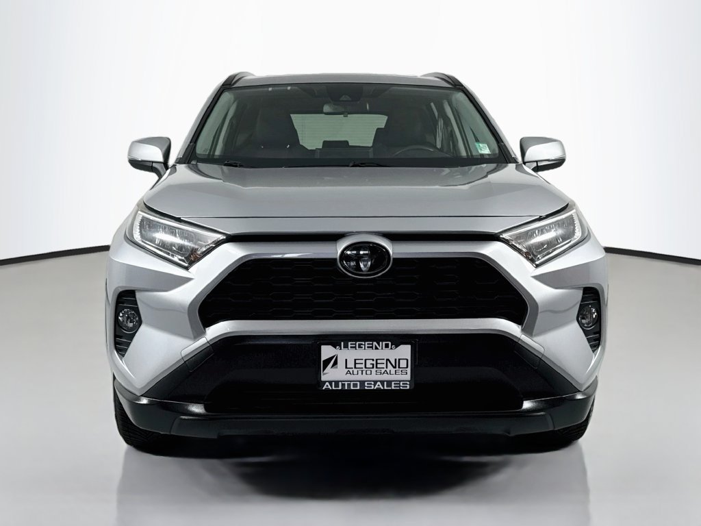 Used 2019 Toyota RAV4 XLE w/ Convenience Package AWD/4WD image 3
