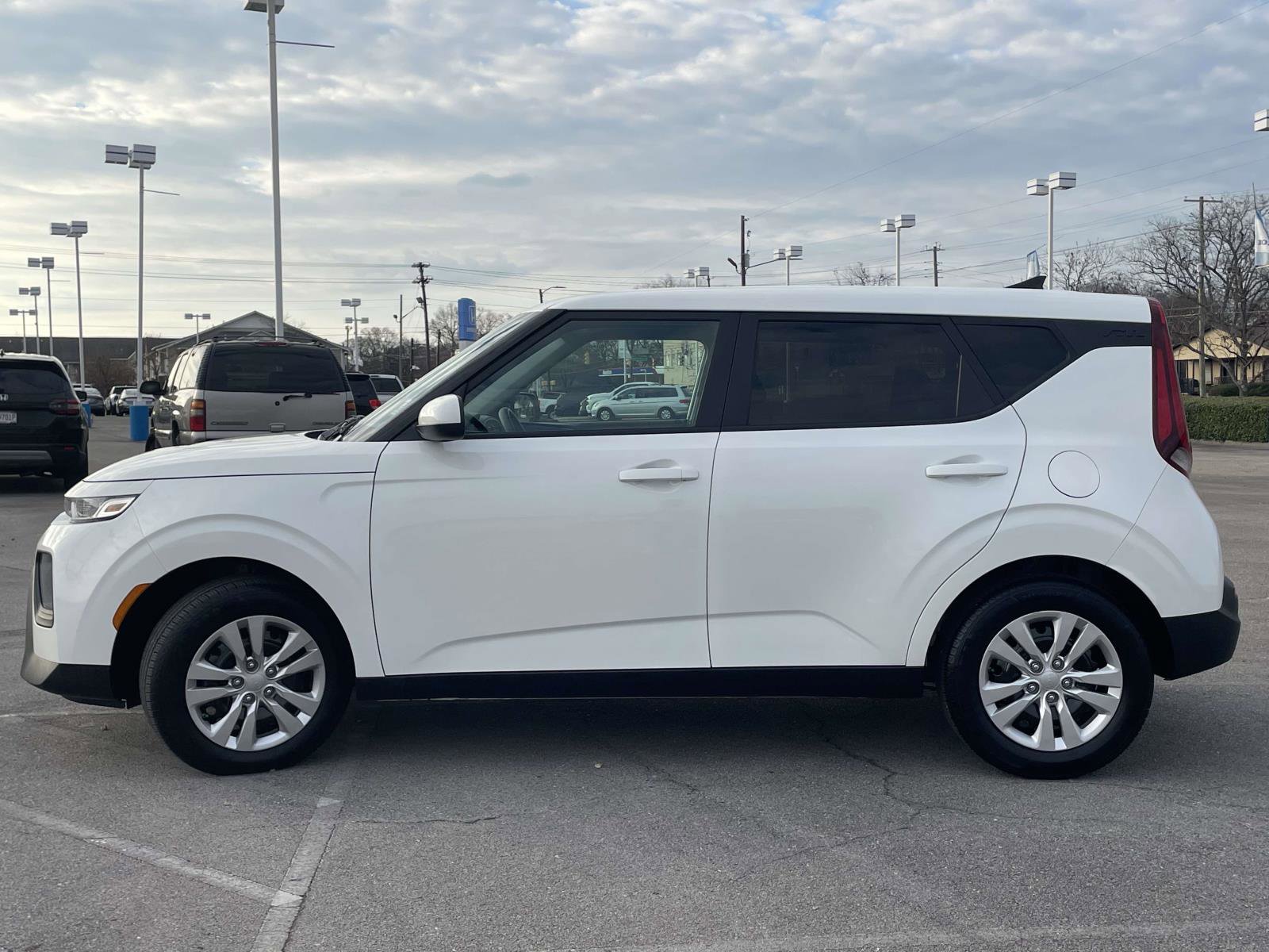 Used 2022 Kia Soul LX image 25