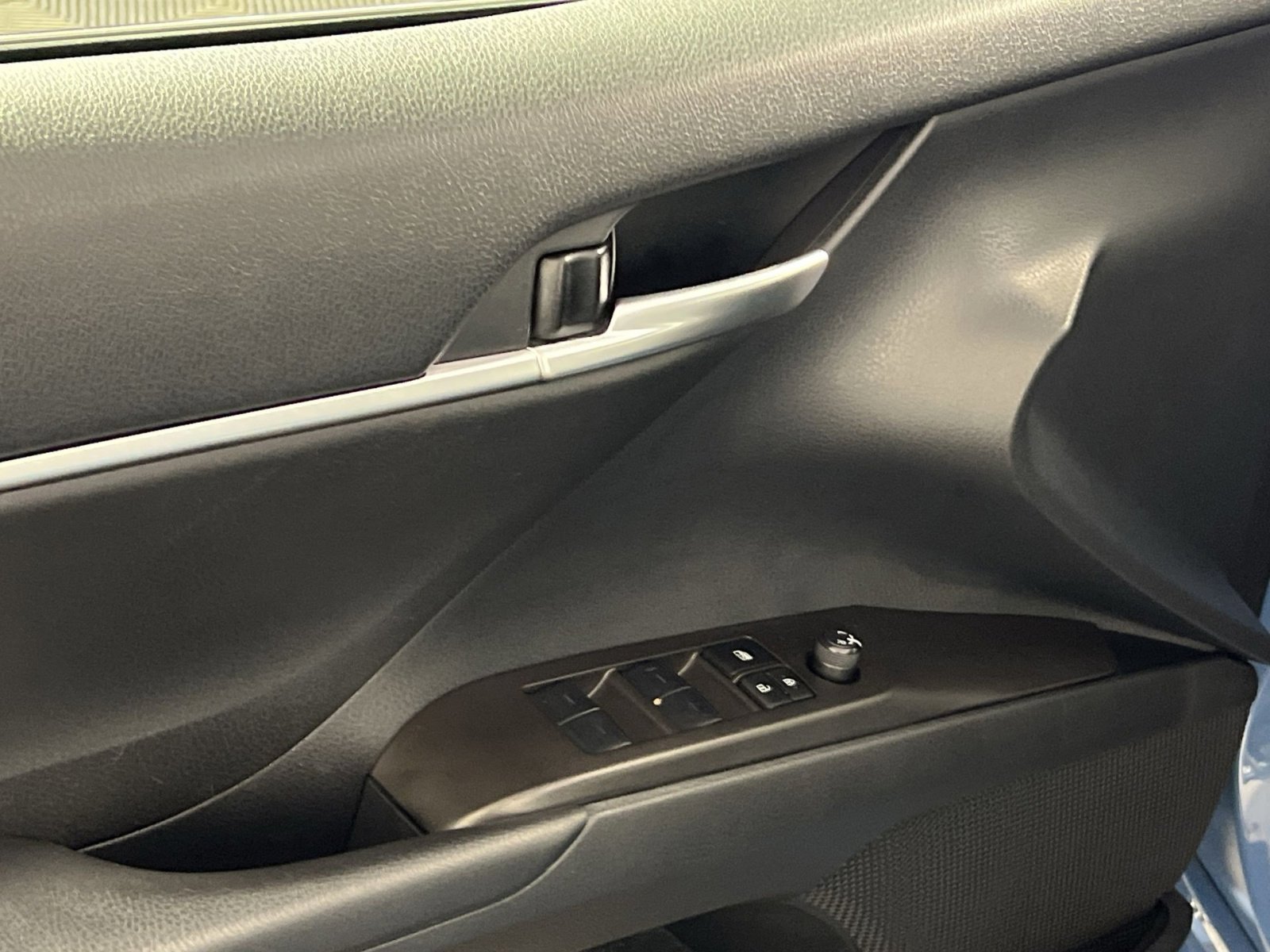 Used 2023 Toyota Camry SE image 15