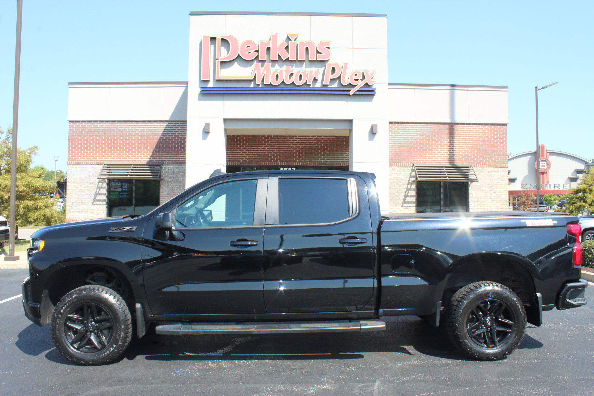 Used 2022 Chevrolet Silverado 1500 LT Trail Boss w/ Bed Protection Package AWD/4WD image 11
