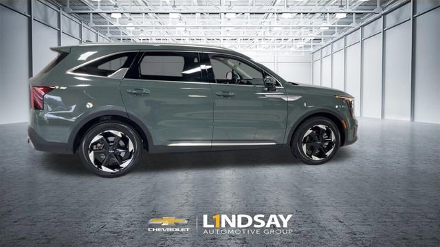 Used 2025 Kia Sorento EX AWD/4WD image 2