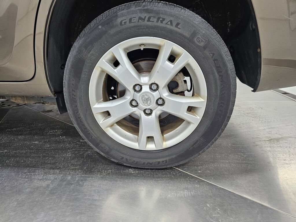 Used 2011 Toyota RAV4 4WD w/ Upgrade Value Pkg image 10