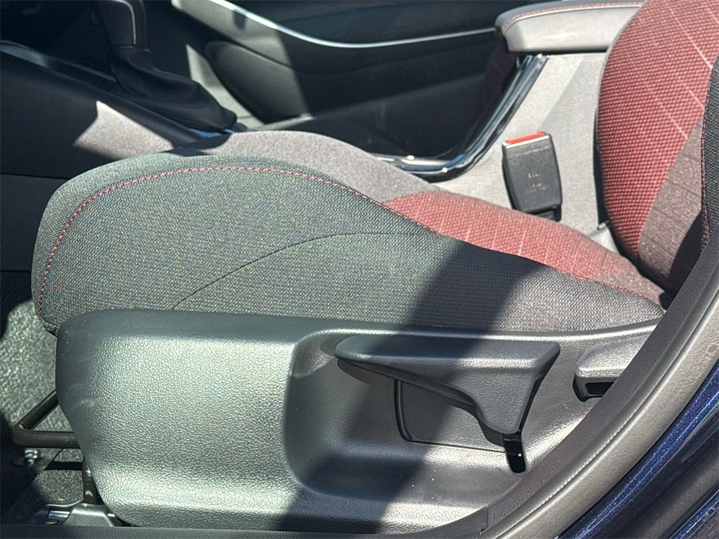 Used 2025 Toyota Corolla SE image 11