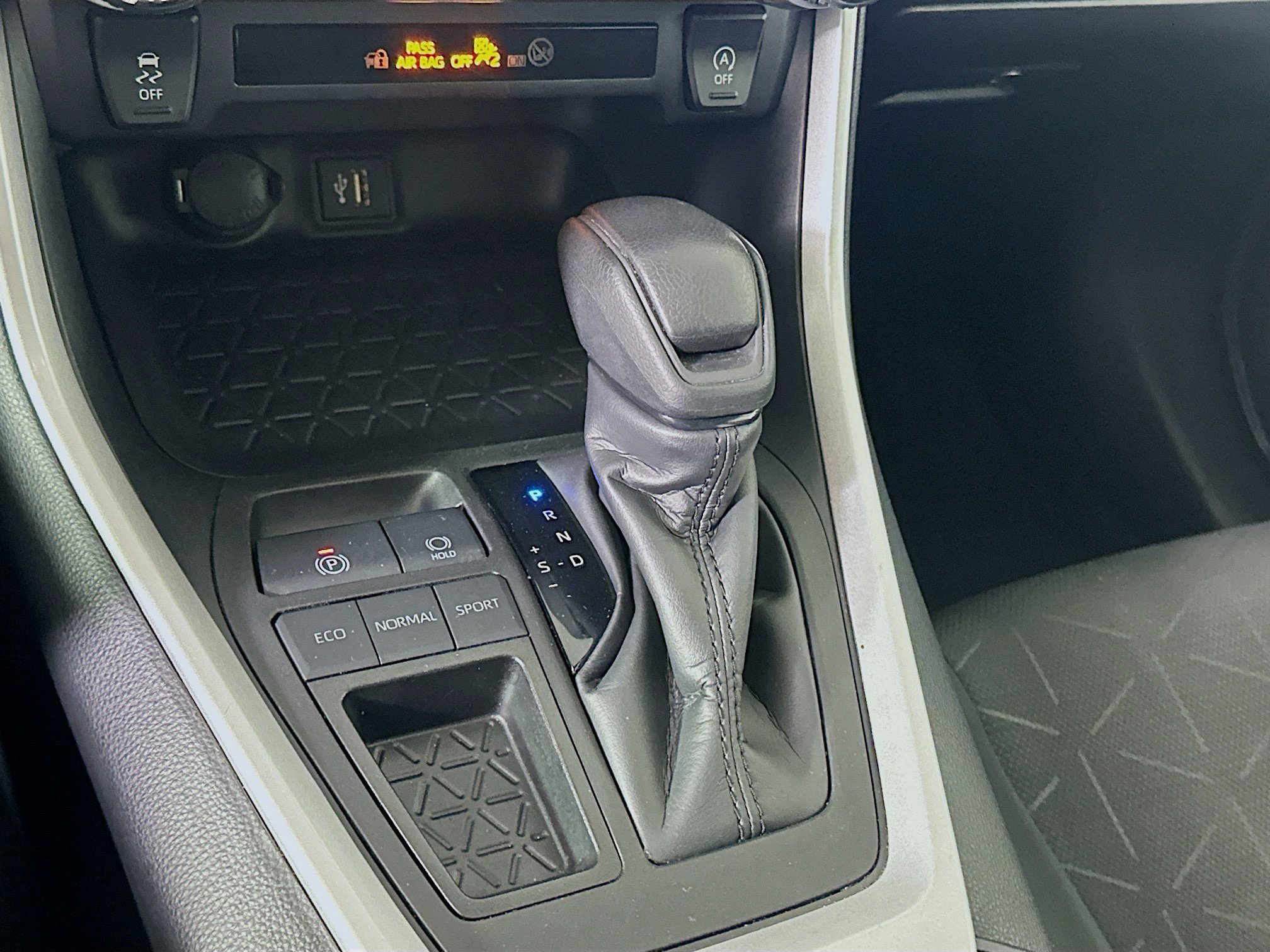 Used 2024 Toyota RAV4 XLE image 25