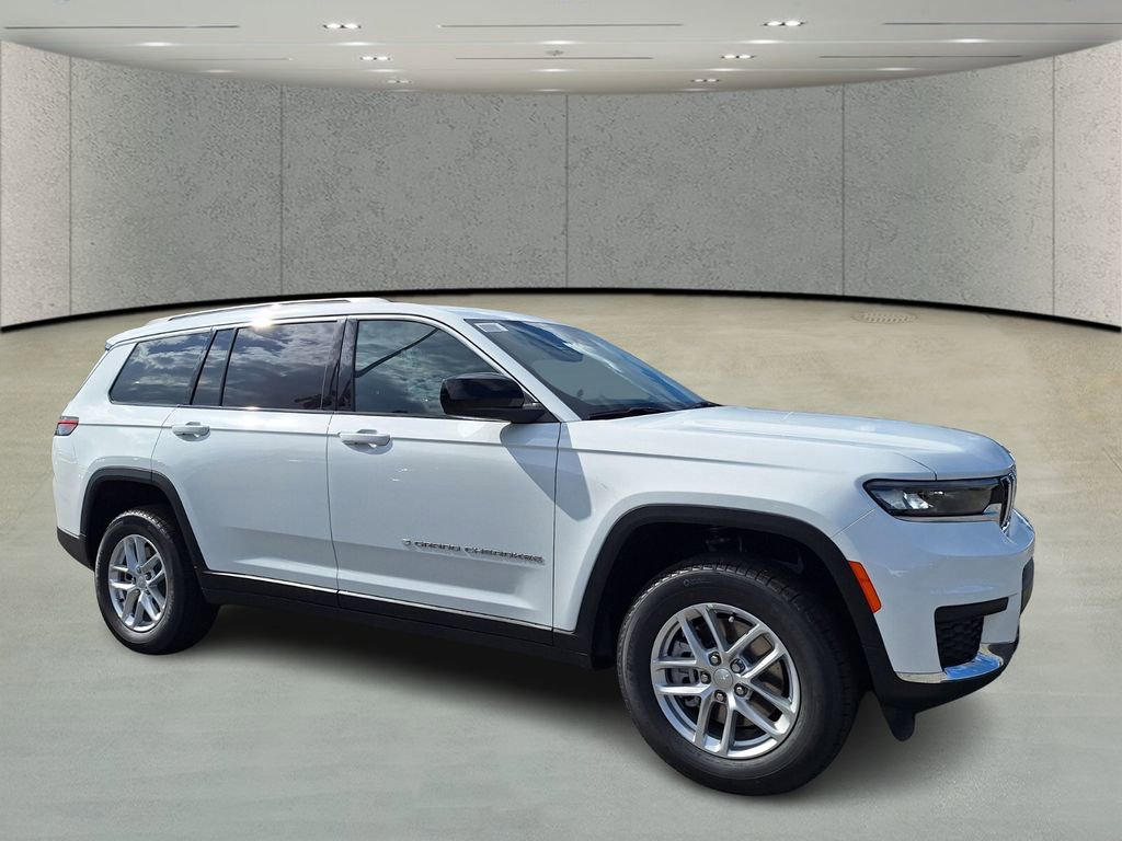 New 2025 Jeep Grand Cherokee L Laredo image 3