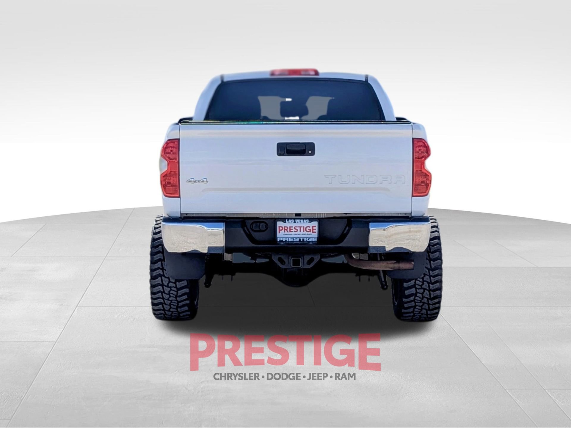 Used 2018 Toyota Tundra SR5 AWD/4WD image 7