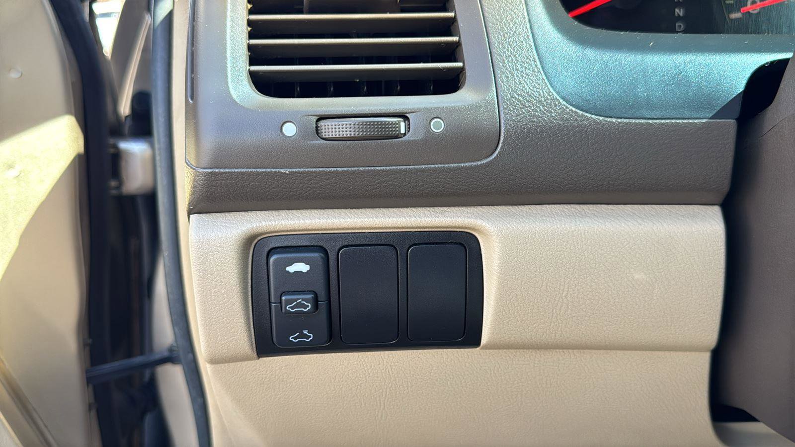 Used 2005 Honda Accord EX-L image 12