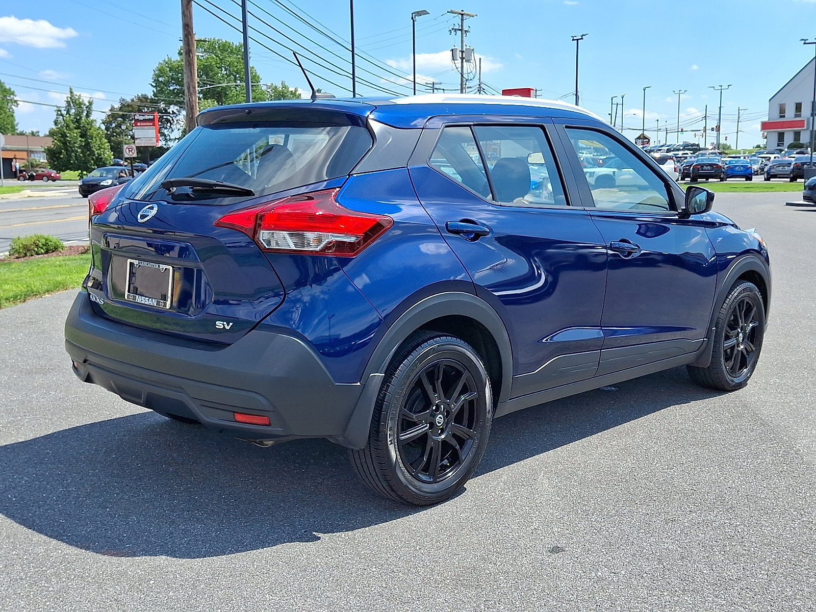 Used 2019 Nissan Kicks SV FWD image 7