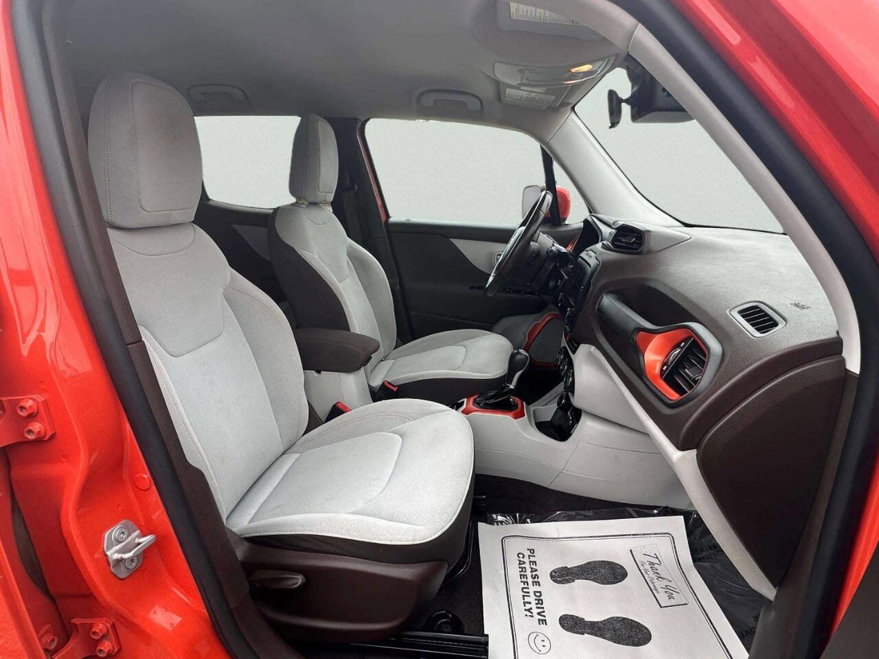 Used 2015 Jeep Renegade Latitude w/ Popular Equipment Group image 16