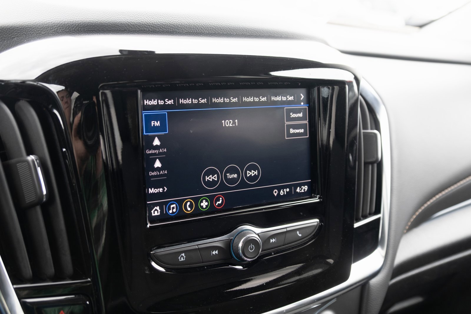 Used 2021 Chevrolet Traverse LS image 3