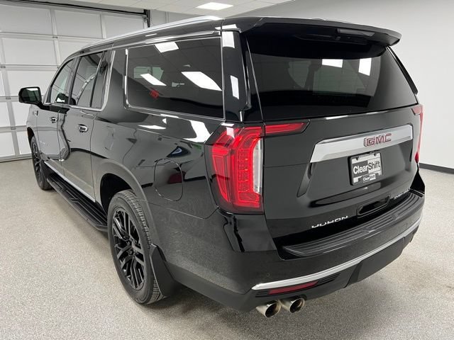 Used 2022 GMC Yukon XL Denali w/ Advanced Technology Package AWD/4WD image 8