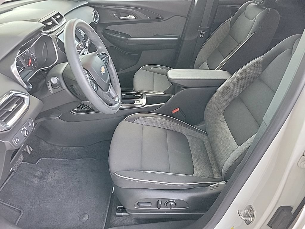 Used 2023 Chevrolet TrailBlazer LT w/ Convenience Package FWD image 10