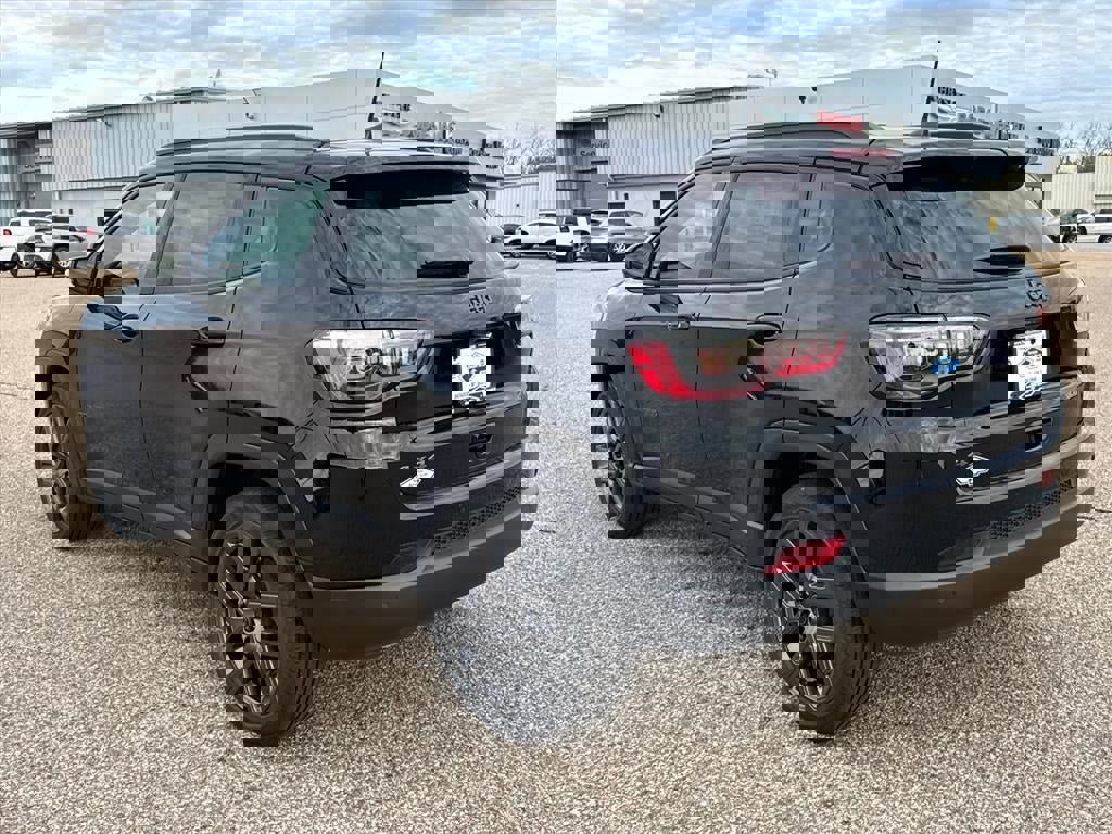 New 2026 Jeep Compass Limited image 3