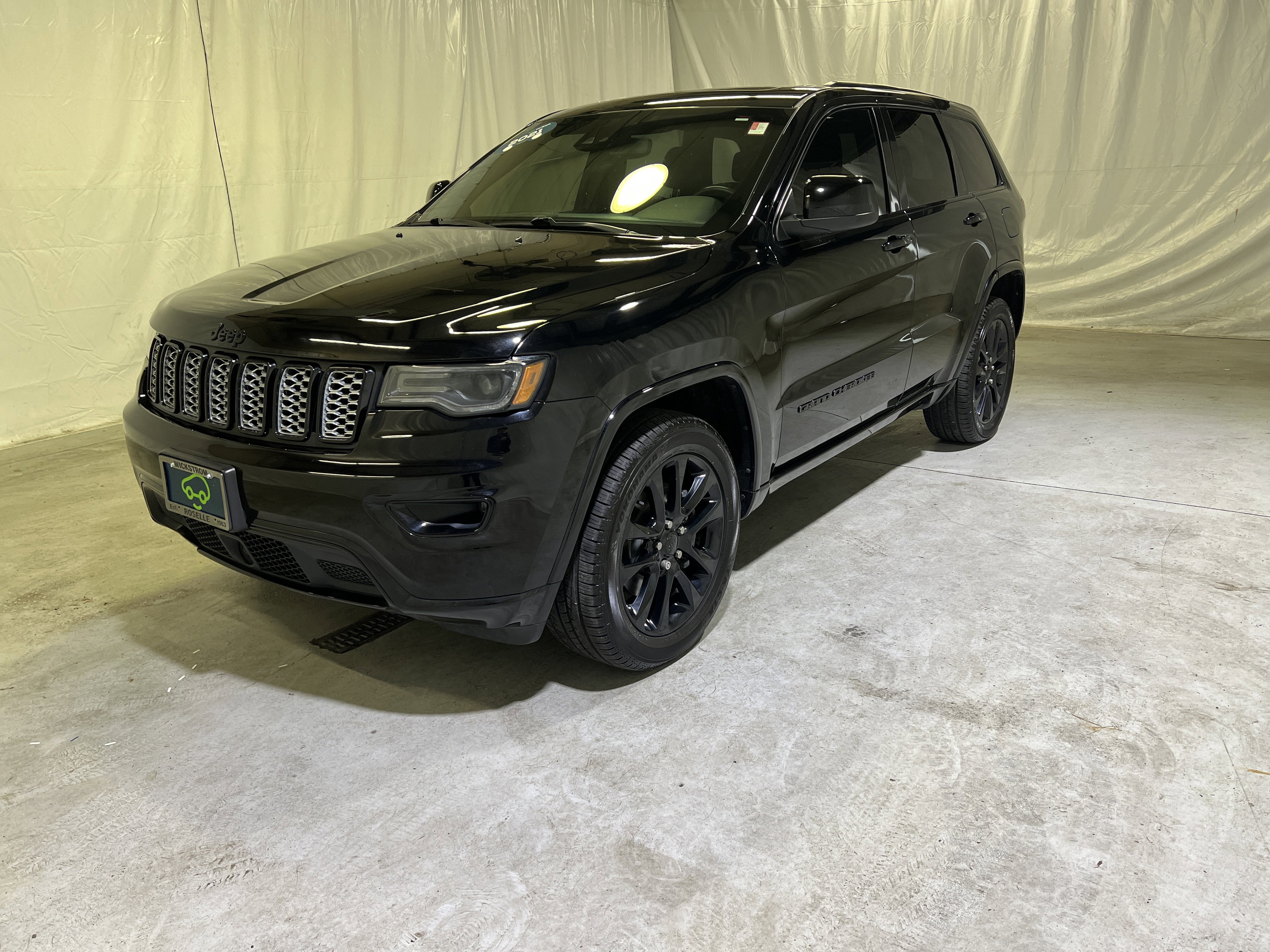 Used 2021 Jeep Grand Cherokee Laredo X AWD/4WD image 6