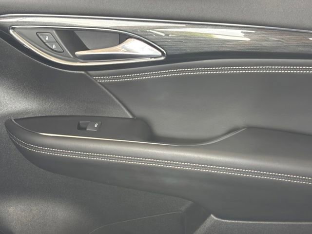 Used 2023 Buick Envision Essence AWD/4WD image 31