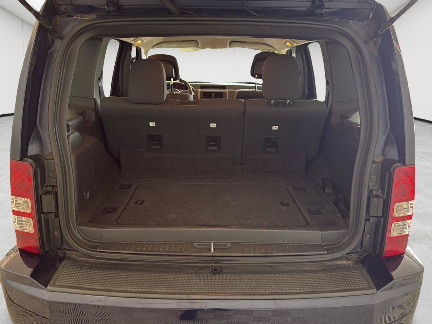 Used 2012 Jeep Liberty Sport AWD/4WD image 12
