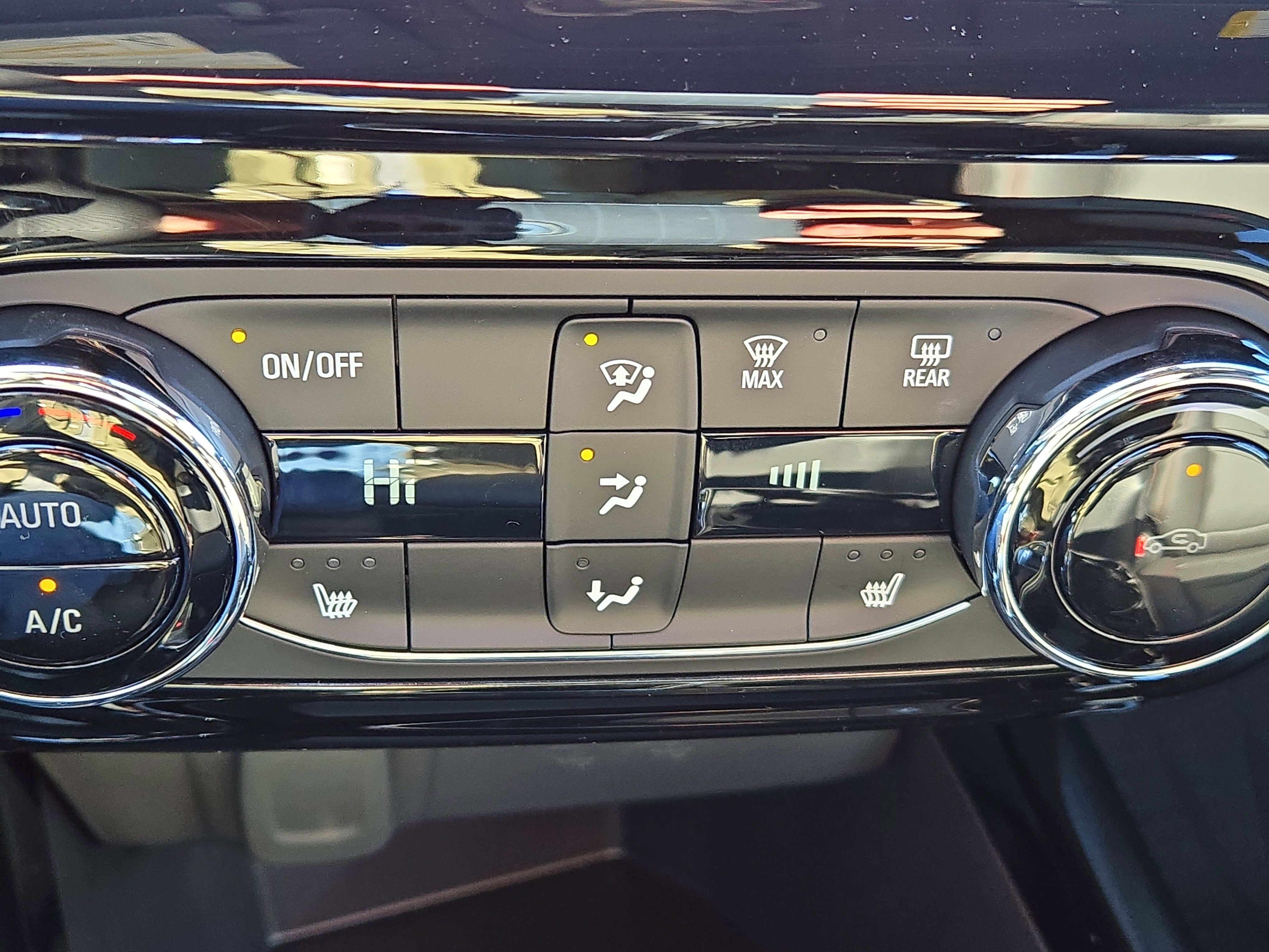 New 2026 Chevrolet Trax RS w/ Driver Confidence Package image 28