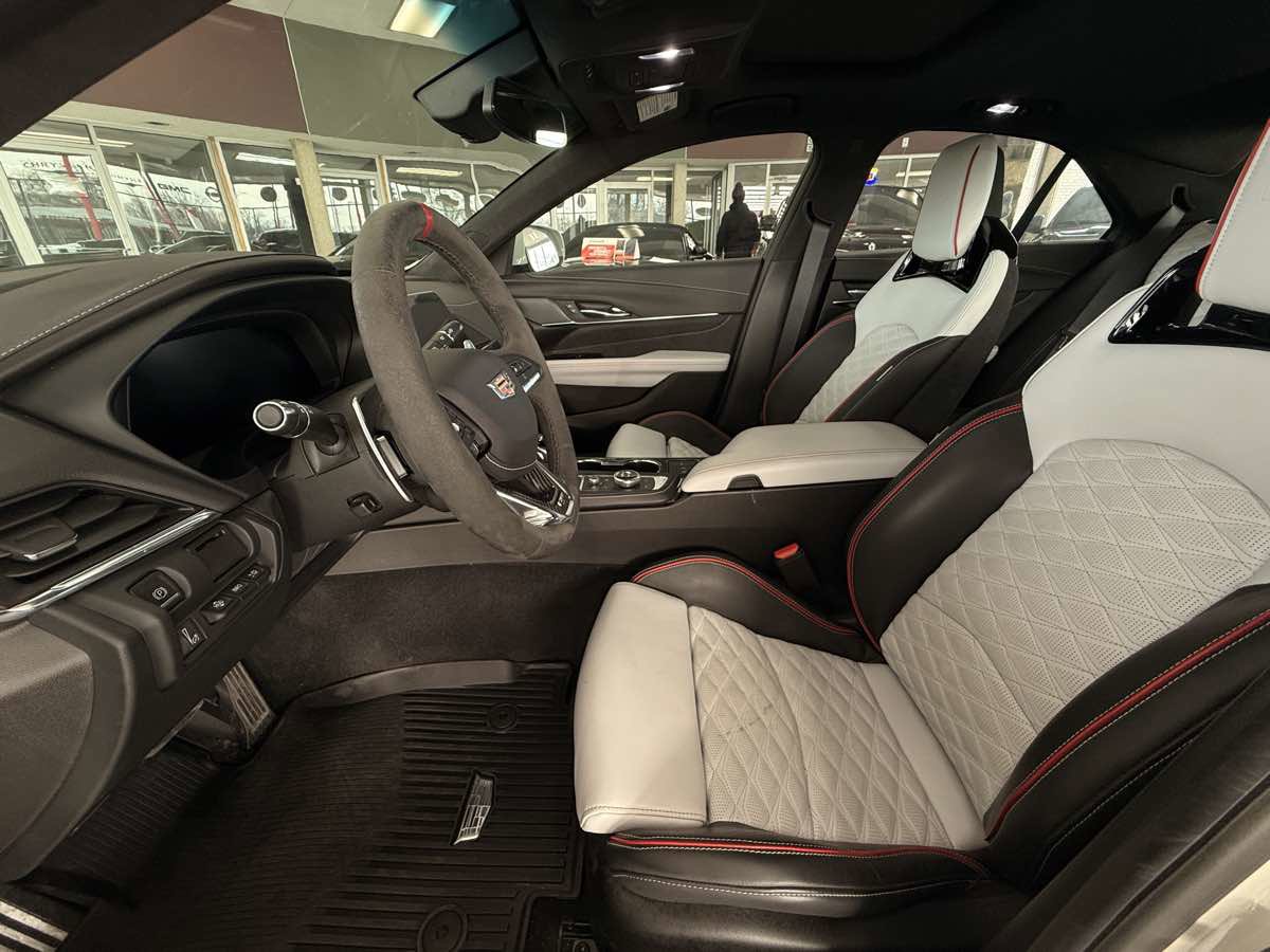 Used 2023 Cadillac CT4 V Blackwing w/ Driver Assist Package RWD image 28