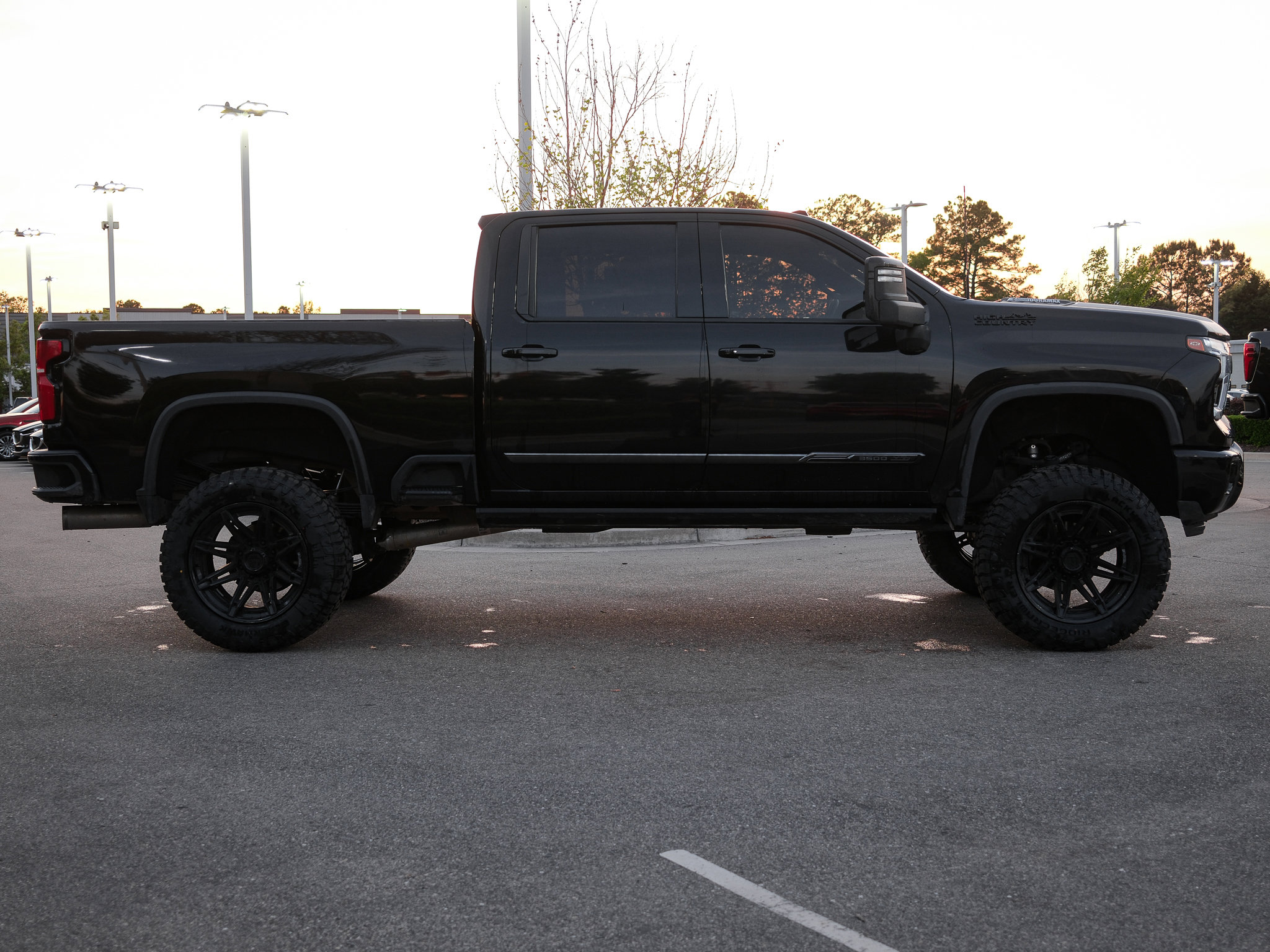 Used 2024 Chevrolet Silverado 3500 High Country w/ High Country Premium Package AWD/4WD image 21