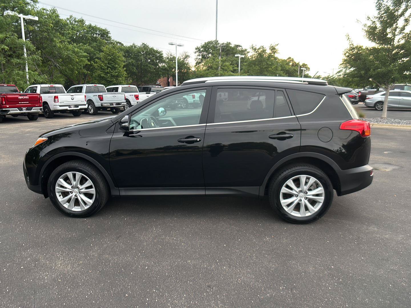 Used 2015 Toyota RAV4 Limited w/ Technology Package AWD/4WD image 16