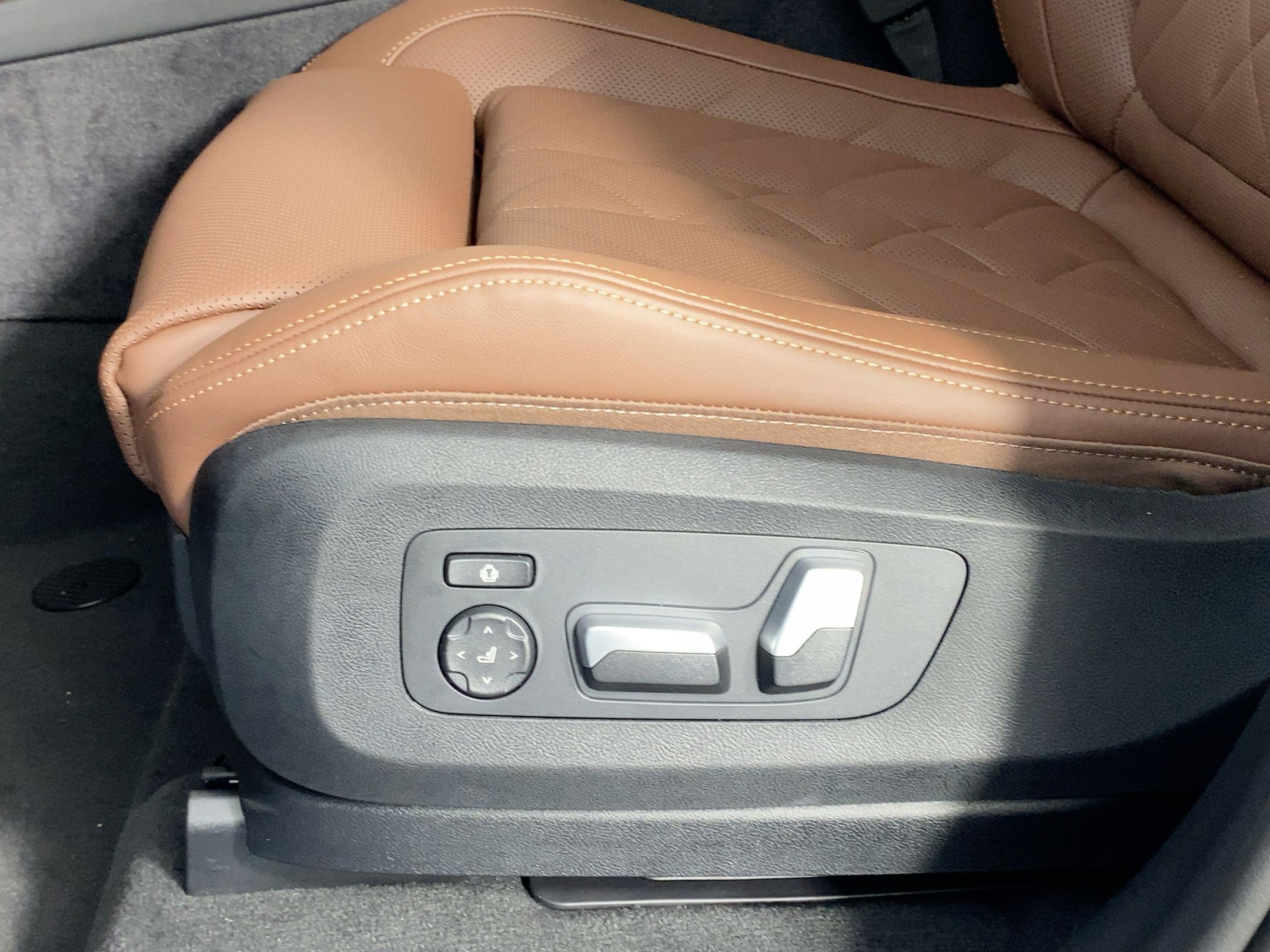 Used 2026 BMW X5 sDrive40i image 11