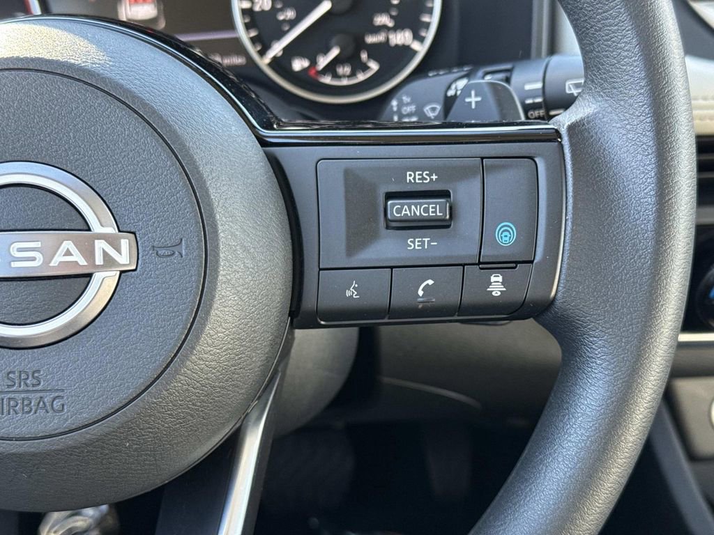 Used 2023 Nissan Rogue SV AWD/4WD image 8