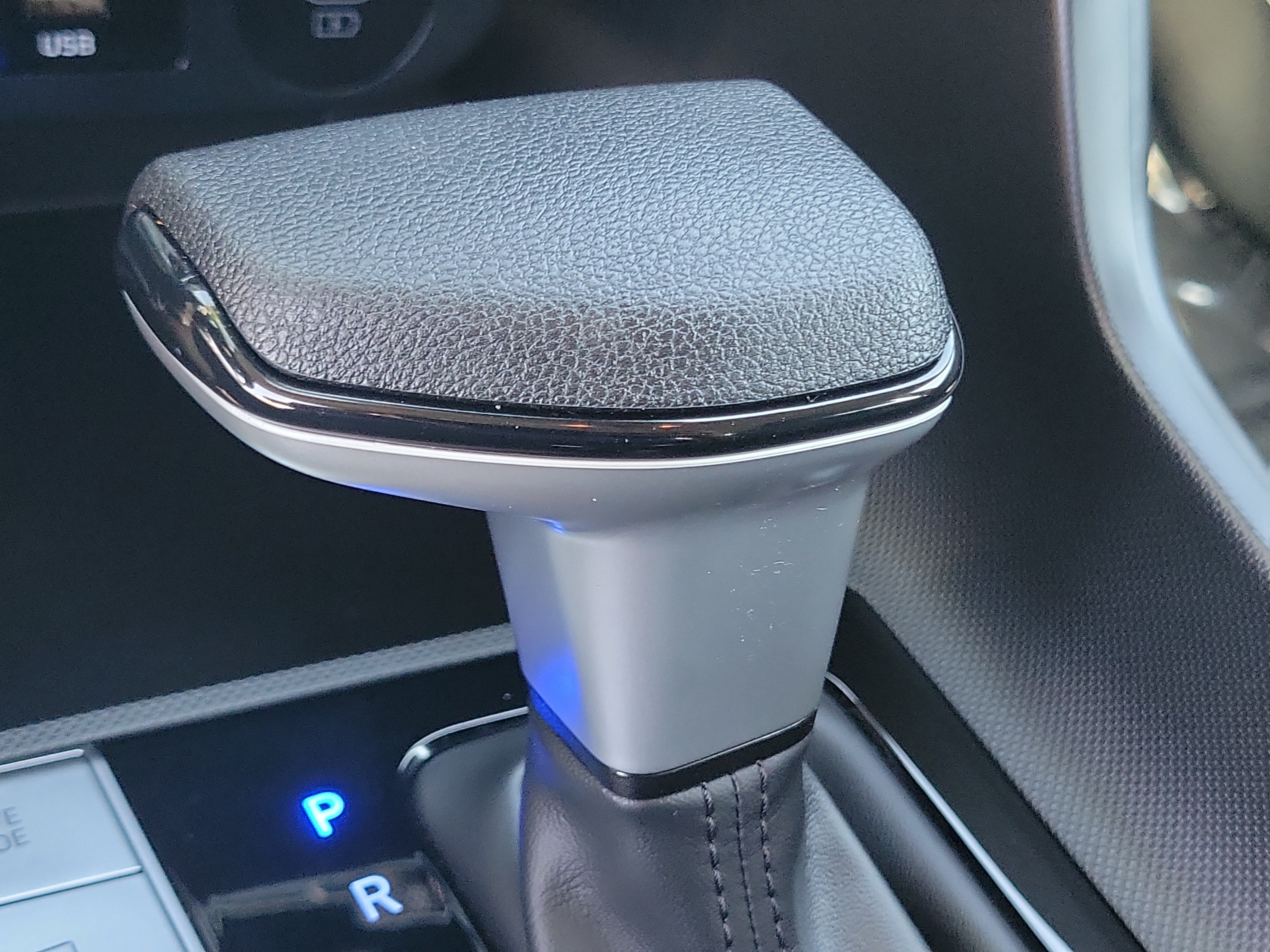 Certified 2025 Hyundai Elantra SE FWD image 15
