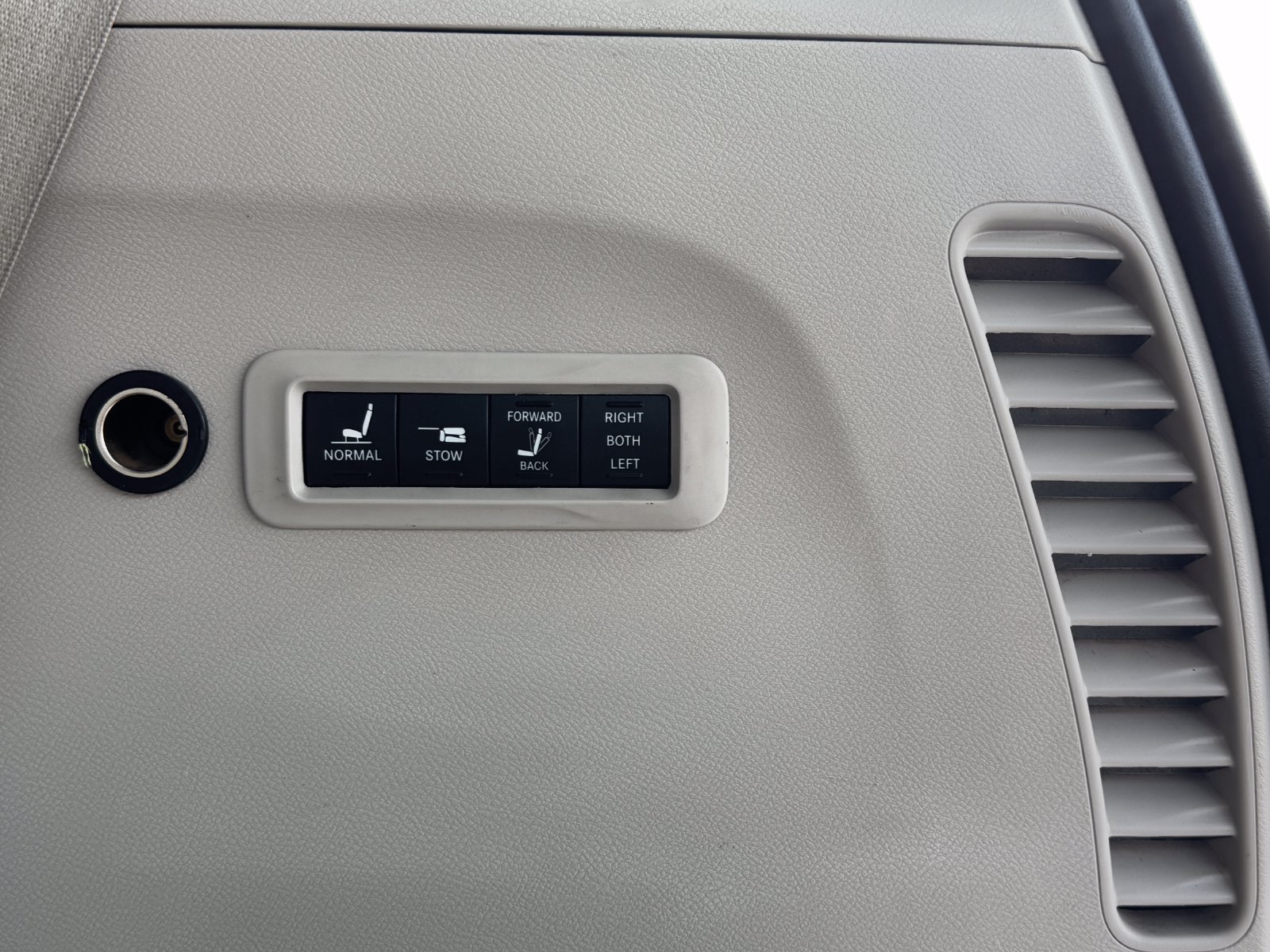 Used 2021 Chrysler Pacifica Limited w/ Premium & Safety Sphere Group AWD/4WD image 34