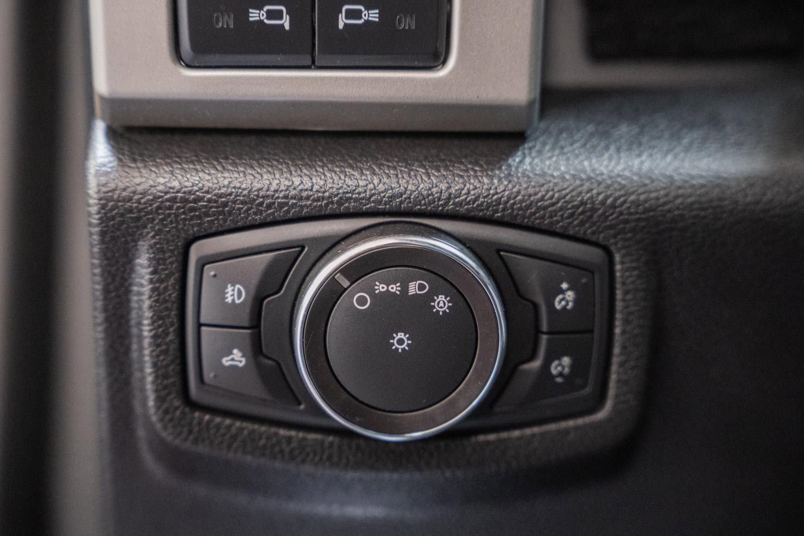 Used 2018 Ford F150 Lariat w/ Heavy-Duty Payload Package image 51