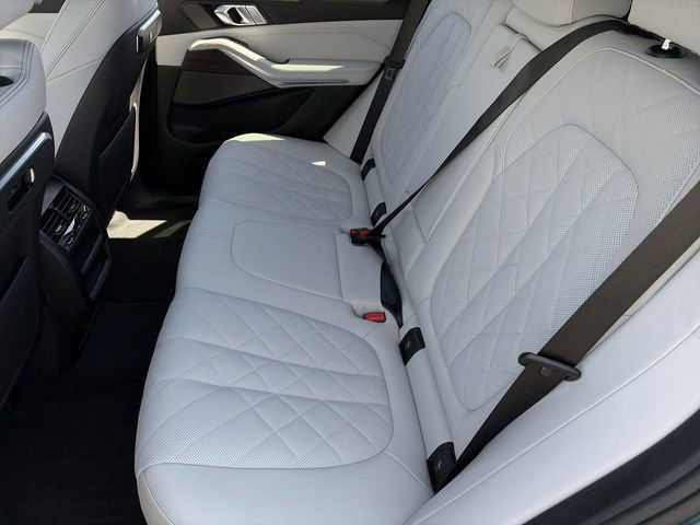 Used 2026 BMW X5 xDrive40i w/ Premium Package AWD/4WD image 18