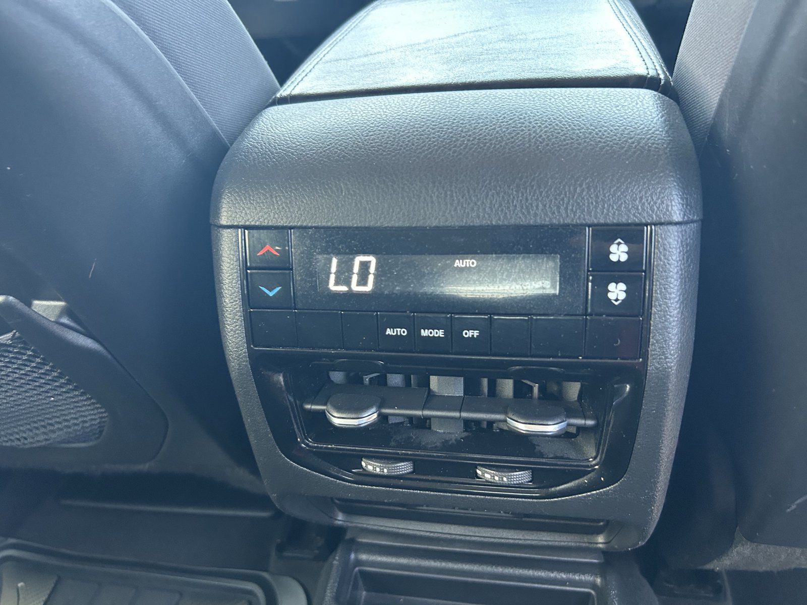 Used 2023 Jeep Grand Cherokee L Laredo RWD image 15