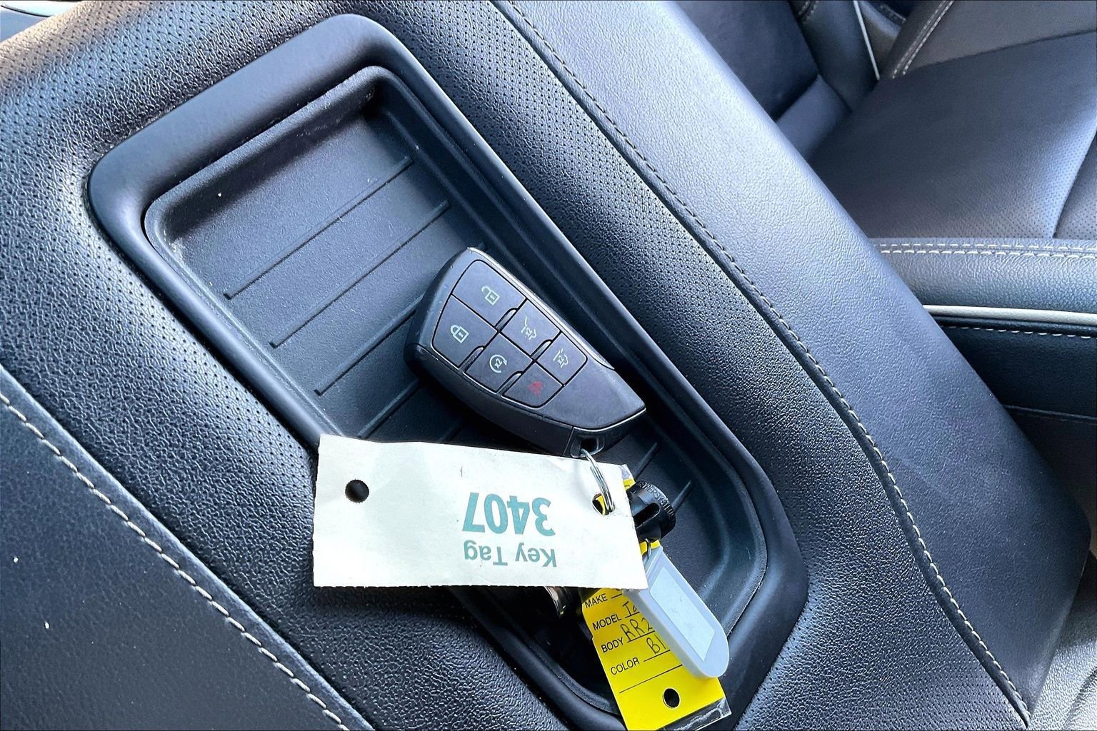 Used 2024 Chevrolet Tahoe Premier AWD/4WD image 36