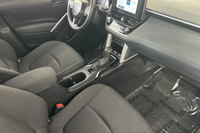 Certified 2025 Toyota Corolla Cross LE FWD image 20