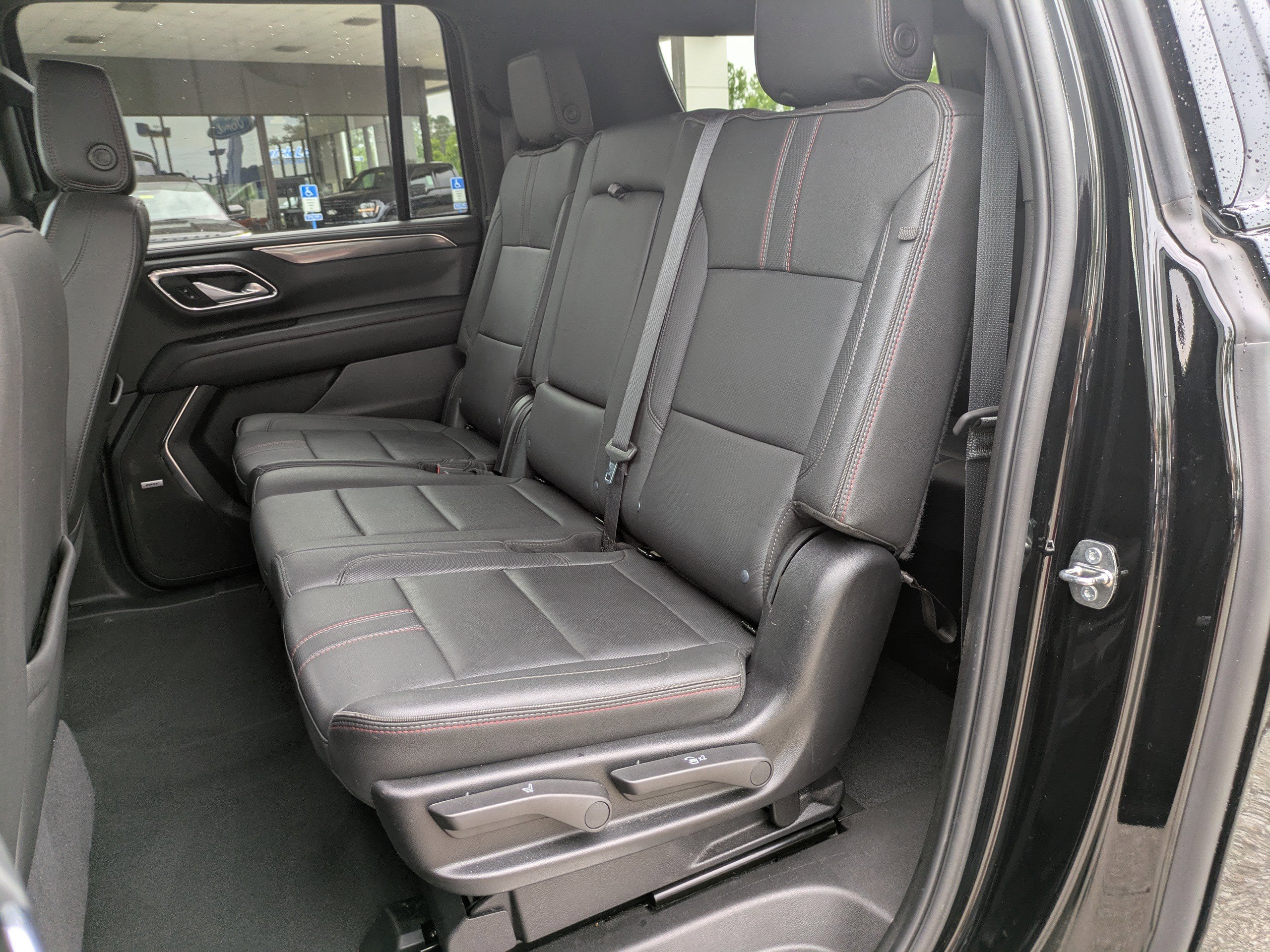 Used 2024 Chevrolet Suburban RST image 14