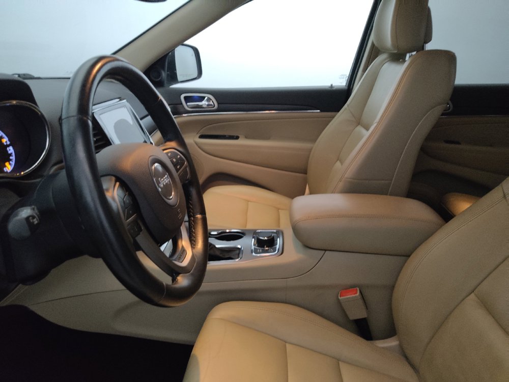 Used 2020 Jeep Grand Cherokee Limited AWD/4WD image 17