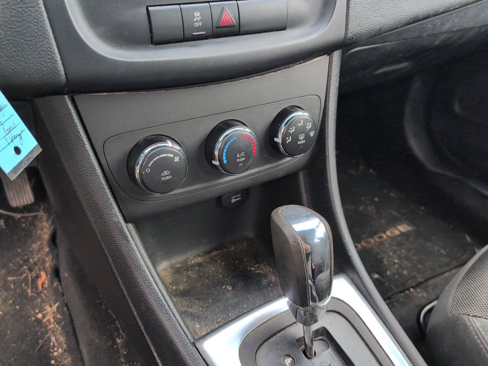 Used 2012 Dodge Avenger SE FWD image 18