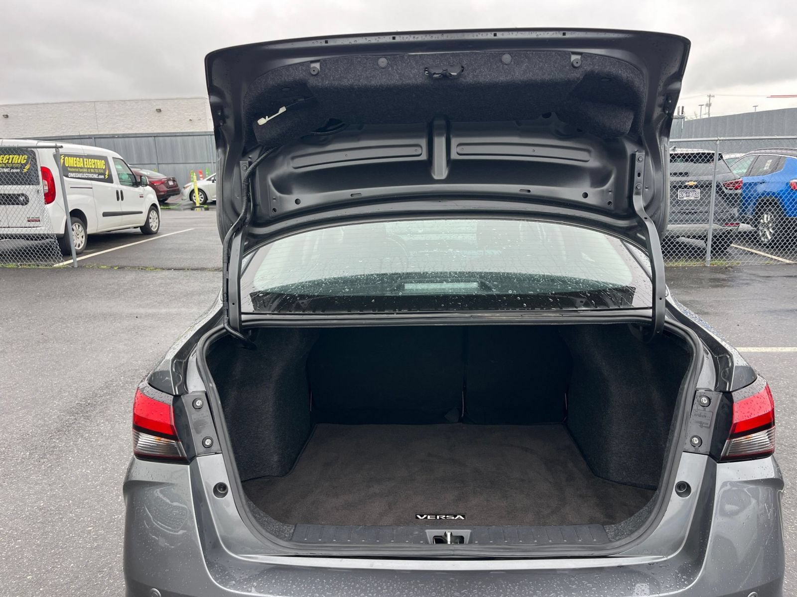 Used 2025 Nissan Versa SV FWD image 29
