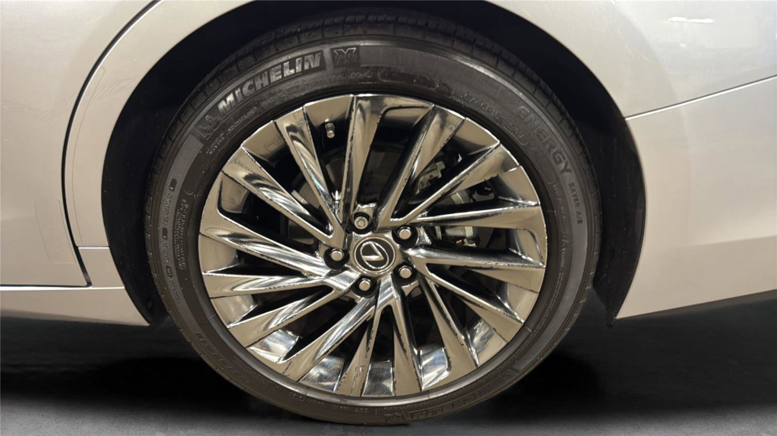 Used 2024 Lexus ES 350 Ultra Luxury w/ Accessory Package (Z2) FWD image 27