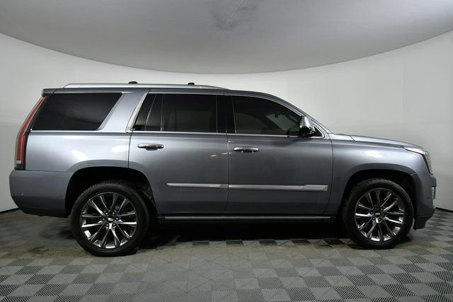 Used 2020 Cadillac Escalade Platinum AWD/4WD image 16